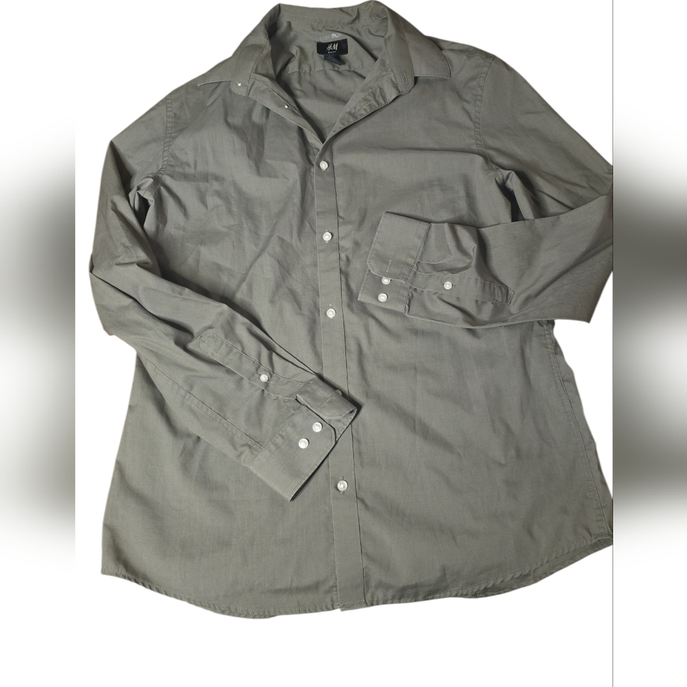 H&M Men's Slim Fit Easy Iron Green Shirt Size Medium